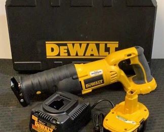 Located in: Chattanooga, TN
Condition "Unused, Overstock"
MFG DeWalt
Model DC385
Ser# 673436
Power (V-A-W-P) 18V
Reciprocating Saw
Lot Includes:
Battery And Charger
**Sold As Is Where Is**

SKU: E-6-A