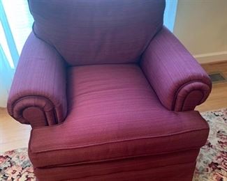 This is a Craftwork armchair it’s in good condition and very comfortable to relax in. 29x34x34 https://ctbids.com/#!/description/share/974551