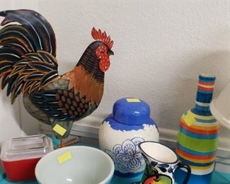 rooster, pyrex, colorful accessories