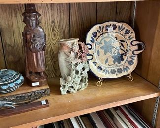 VARIOUS SHELF SITTERS