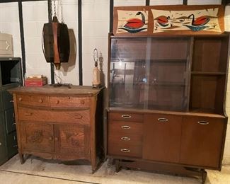 MCM DISPLAY LIGHT AND ART. 1920'S OAK DRESSER