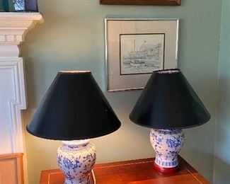 Matching blue and white lamps.
