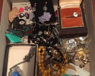 A look at a small bit of costume jewelry. 