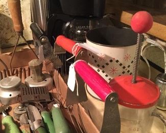Bunn coffee maker, flour sifter and chopper. 