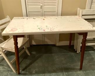 Arts & Crafts Table with 4 folding chairs