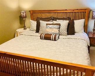 King Size Bed and Linens!
