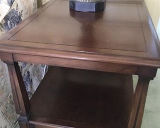 Fine Arts Furniture of Grand Rapids 2 Like new matching End Tables in formal living room