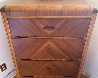 Art Deco Dresser, Close up