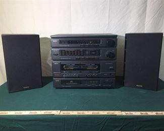 Sanyo Stereo System with Speakers