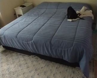 King Size - 1 year old mattress