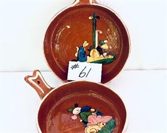 Pair of nesting bowls. 9-10.5”w 
$30