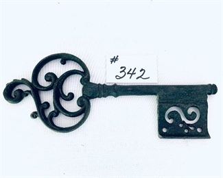 Metal key 5w 14L $12