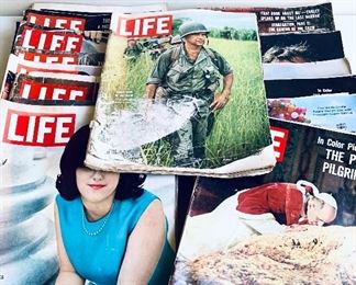 #758B- ( 20) 1950-1960s LIFE magazines. 
Not all covers intact. Lot $40