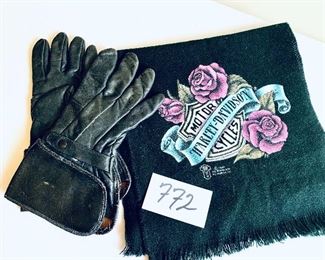 Harley gloves size 8 $40 
Scarf $20