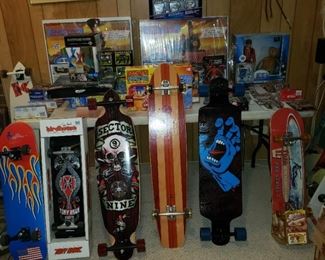 Excellent collection of skateboards incl. Hobie,Tony Hawk,Santa Cruz,Kelly Slater by Arbor,Robert August,etc.