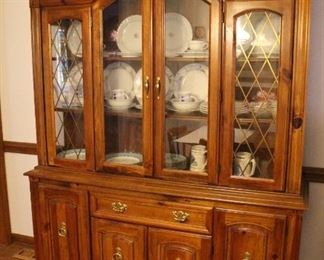 Broyhill lighted pine breakfront china cabinet 