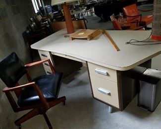 mid century modern desk by Statesman, (back)