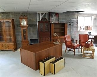 Mid century modern furniture, Alma Desk