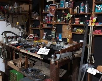 WORKBENCH WITH VISE WITH TONS OF TOOLS