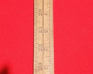 Lot Number:	123
Lead:	Vintage Lufkin Folding Ruler
Description:	Lufkin Rule Co; Made in USA; No. 248 wood and brass; folded 6" / unfolded 24"
