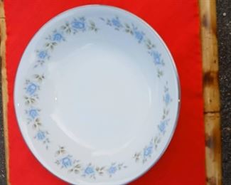 Lot Number:	262
Lead:	Lennold "Rhapsody" Vegetable Bowl
Description:	No. 1812; fine china Japan; blue roses 9" diameter