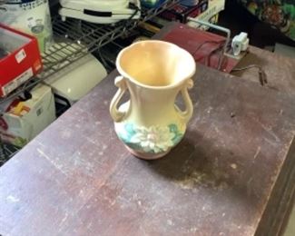 Hull Art 4.4-61/2 Vase
