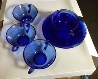 Moderntone cobalt blue cup and saucer x4