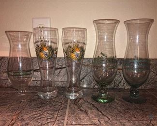 Pilsner Glasses
Two (2) pilsner style glasses and three (3) others