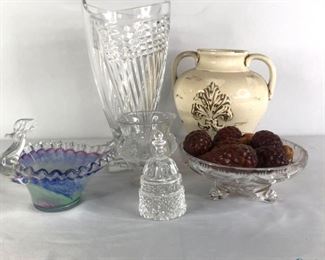 Living Room Decorations
One (1) urn, one (1) glass peacock tray, one (1) glass bowl, one (1) crystal bell, one (1) crystal vase and more. Cream urn is 10"T and large vase is 14"T