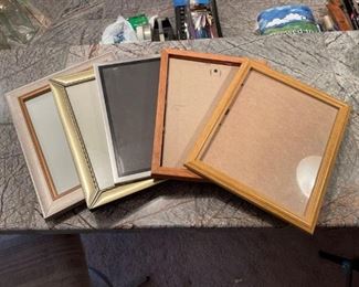 Picture Frames
Assorted picture frames. Set of five (5)