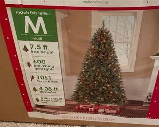 Christmas Tree
One (1) Kennedy Fir christmas tree. Pre lit, multicolor lights. Disassembled, appears to have all of its pieces. 7.5' tall. Includes snowman tree skirt.