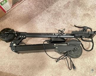 EcoReco Electric Scooter
One (1) EcoReco S5 electric scooter. Does not work. Could possibly be the motherboard or the battery that is broken. Comes with its original box.