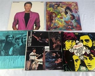 Assorted Records
Includes Boz Scaggs Hits, The Rascals and Fifth Dimension - cover actually contains "If You Can Believe Your Eyes and Ears" vinyl. Used condition.