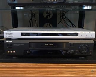 Sony DVD Player and Bluetooth Headphones
DVD Player powers on. Headphones are untested, but appeared to charge. Also includes VHS player, powers on.