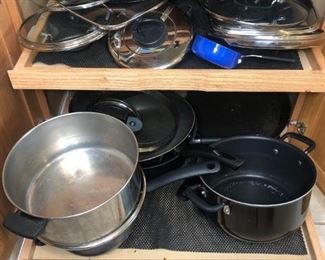 Pots and Pans
Assorted pots and pans. Pots, frying pans and lids. Unknown if lids fit the pans. Used condition, some items may need cleaned.