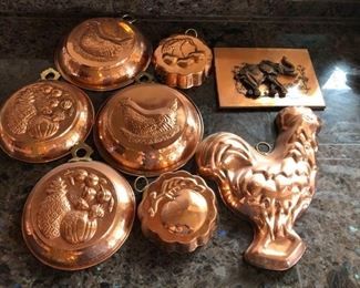 Assorted Copper Look Tins
Tins for kitchen decoration. Set of seven (7) tins and one (1) plaque