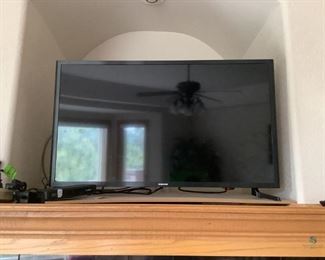 32" Samsung TV
32" Samsung TV model UN32J5003AF. Includes remote