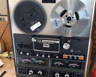 Akai Surround Sound System
One (1) Vintage Akai surround sound reel to reel system. Untested, working condition unknown - 20"Hx17"Wx8"D.