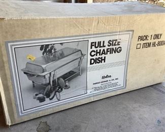 Halco Full Size Chafing Dish Set
Halco full size chafing dish set. Includes two (2) 8" x 12" chafing pans and three (3) 12" x 20" chafing pans along with stand.
