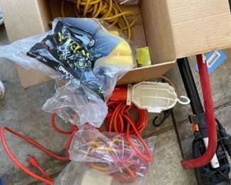 Garage Goods
Includes mechanic light- untested, hooks, shop towels.