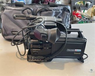 Panasonic Newvicon Omnipro Camera
Vintage camera that appears to be in good condition. Untested.