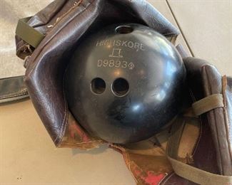 Vintage Bowling Ball and Bag
Bag is ripped, but ball seems in good condition. High Skore Bowling Ball. Weight unknown