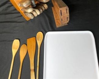 Kitchen Knife Set and More
One (1) Farberware kitchen knife set, missing two (2) knives. 8"H x 4"W x 15"D. One (1) empty knife holder. 6"H x 3"W x 9"D. One (1) cutting board, 14"H x 11"W. Four (4) wooden spatulas.