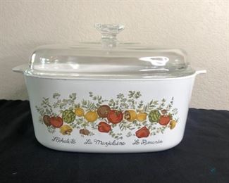 Corningware Casserole Dish
One (1) 4"Hx12"Wx10"D Corningware casserole dish. Comes with lid, no chips or cracks, minor stains and marks from useage.