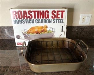 Roasting Pan
In used condition. Pan and rack only.