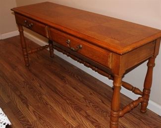 Hall or sofa table in oak, very nice