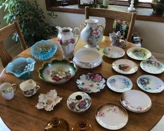 Decorated porcelain bowls, plates