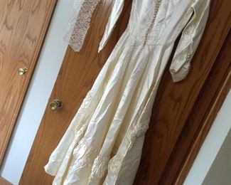 Vintage - antique - wedding gown