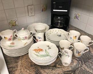 Lenox "Butterfly Meadow" Service for 8