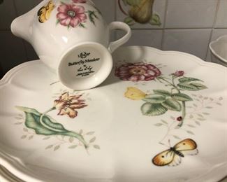 Lenox "Butterfly Meadow" Service for 8